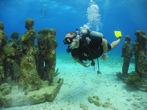 Cancun Underwater Museum tours